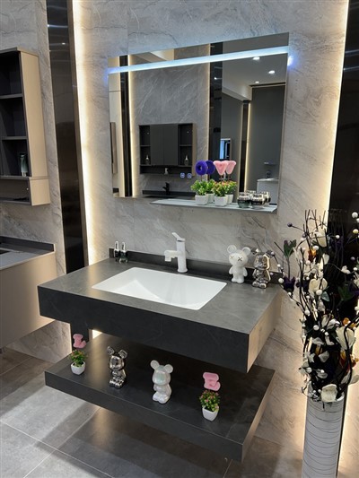 Kabinet Batu Tulis Kamar Mandi Bertekstur